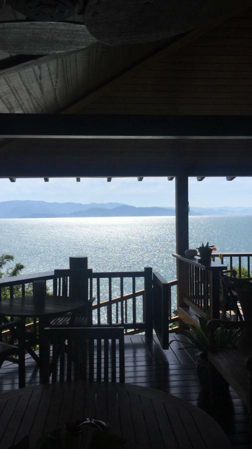 Casa Vermelha Guest House อิลญาเบลา ภายนอก รูปภาพ